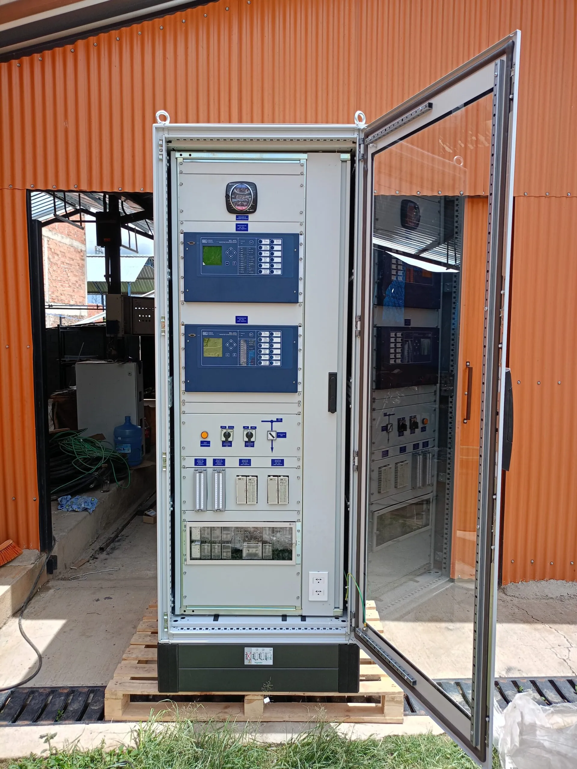 Provisión y Armado de Tableros de Control y Protección para la Subestación Tiquipaya — ELFEC